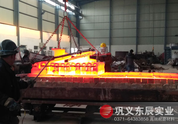 河南東辰破碎機耐磨錘頭合金復(fù)合錘頭